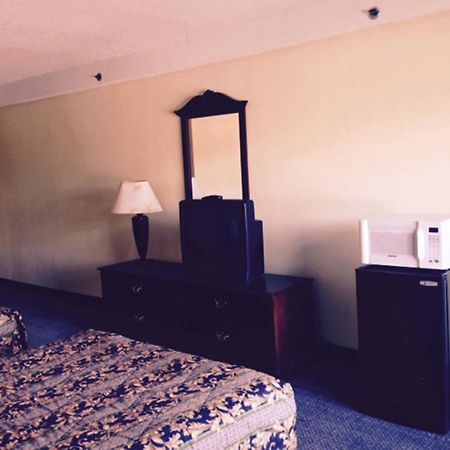 Wynnwood Plaza Hotel Newport News Ngoại thất bức ảnh