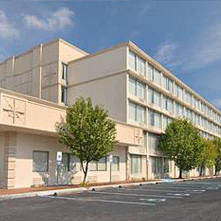 Wynnwood Plaza Hotel Newport News Ngoại thất bức ảnh