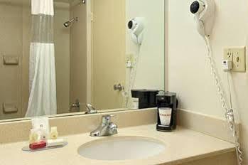Wynnwood Plaza Hotel Newport News Ngoại thất bức ảnh