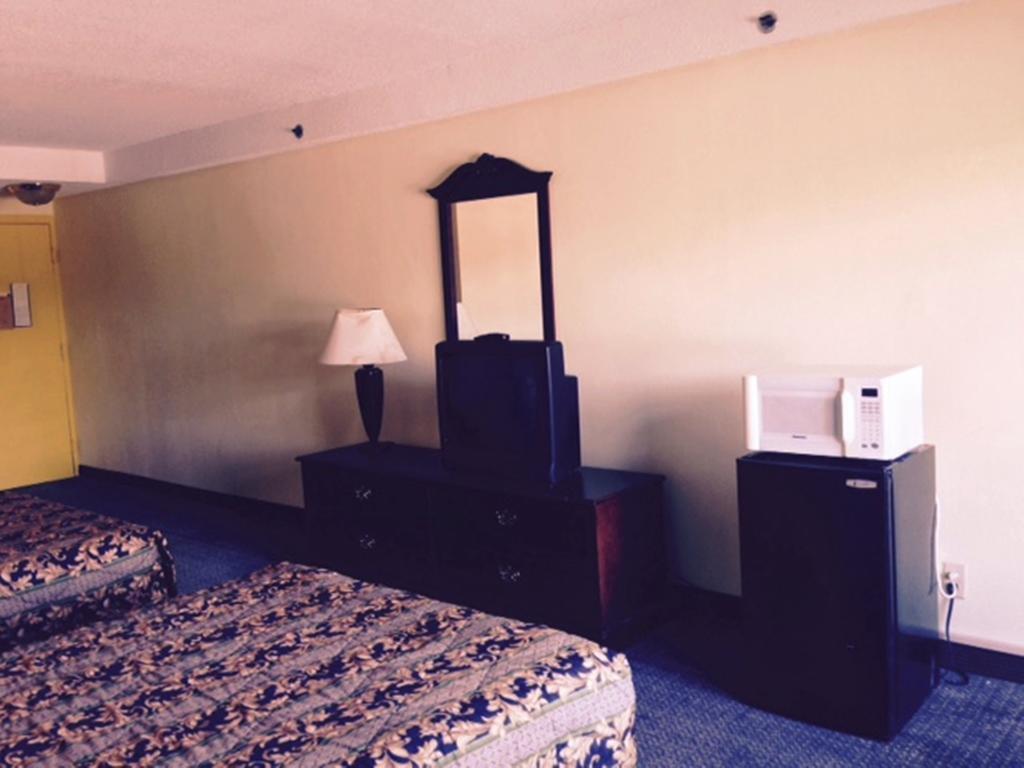 Wynnwood Plaza Hotel Newport News Ngoại thất bức ảnh