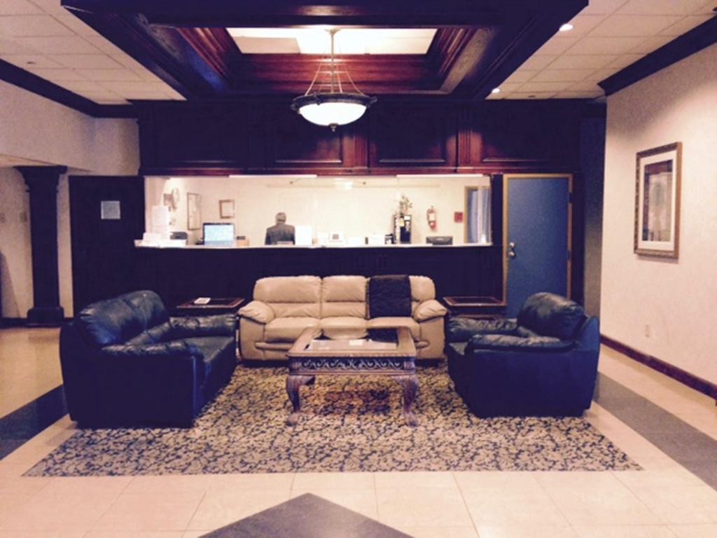Wynnwood Plaza Hotel Newport News Ngoại thất bức ảnh