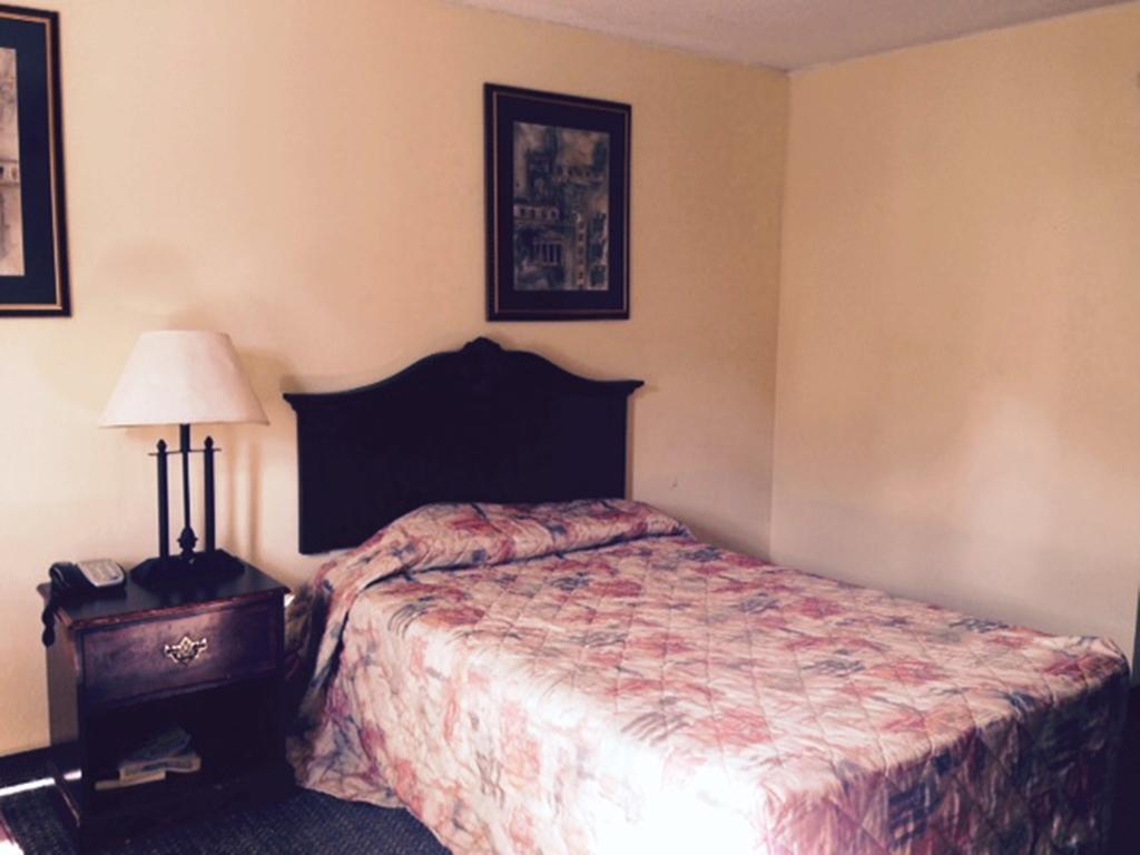 Wynnwood Plaza Hotel Newport News Ngoại thất bức ảnh