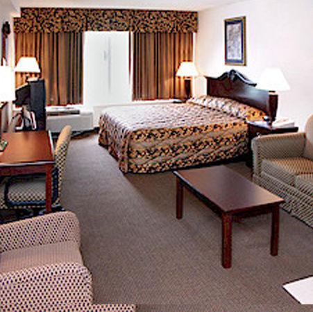 Wynnwood Plaza Hotel Newport News Phòng bức ảnh